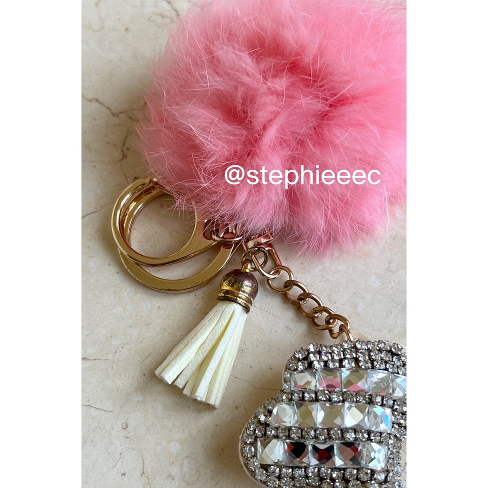 NWOT Rhinestone Crystal Giraffe Keychain Bag Purse Charm with Pink Pompom - Picture 8 of 9